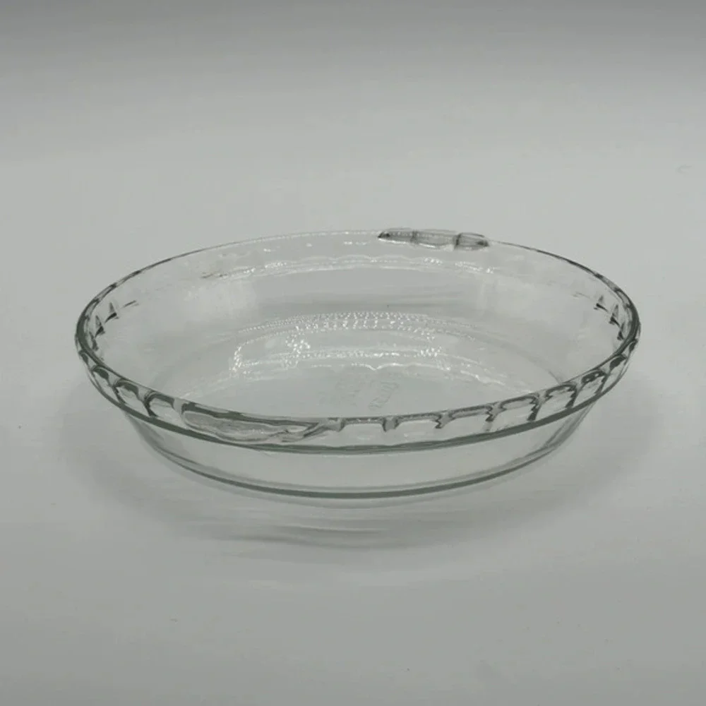Vintage Pyrex DEEP DISH PIE PLATE 9 1/2